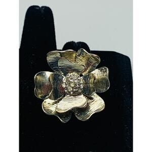 Silver Flower with Rhinestone Center Stretch Ring